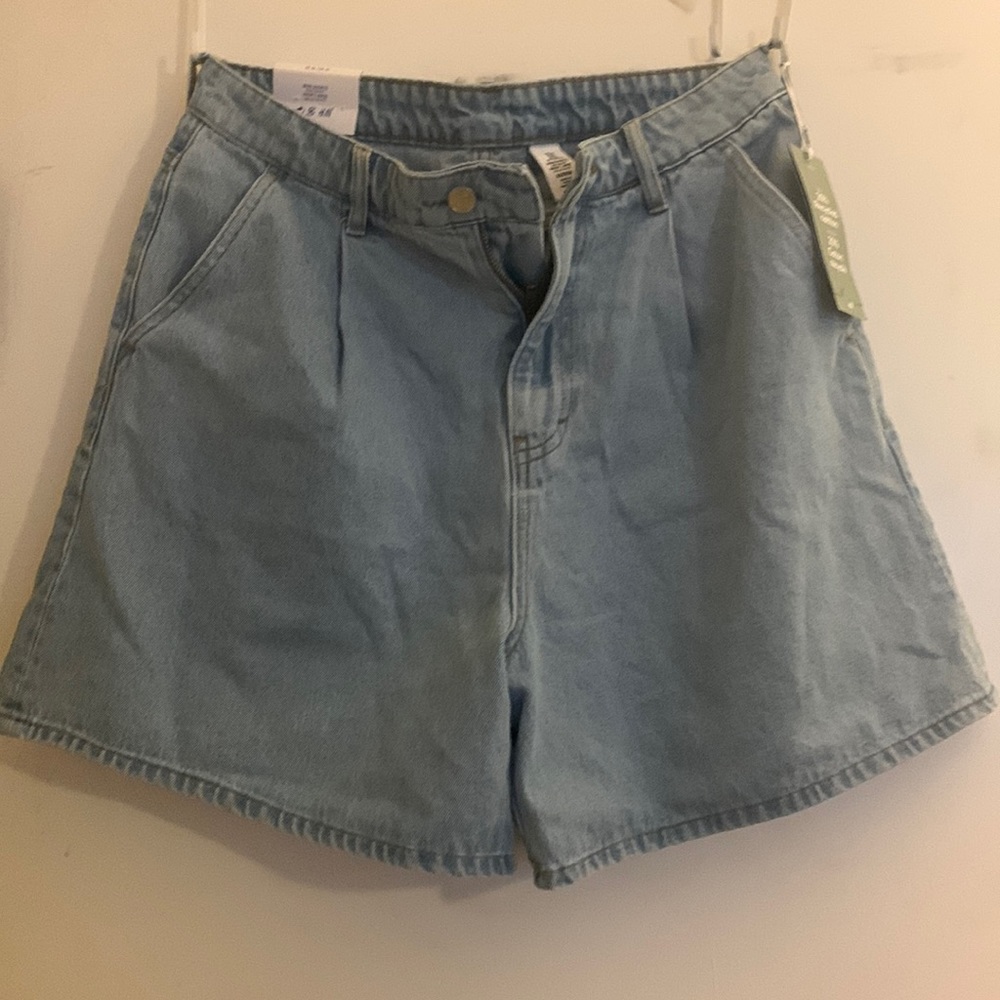 H&M shorts never worn tag still on.